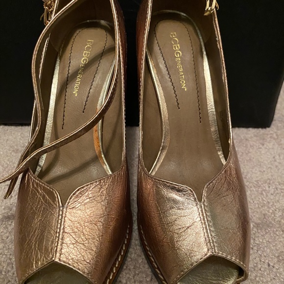 Sandals - Picture 7 of 8